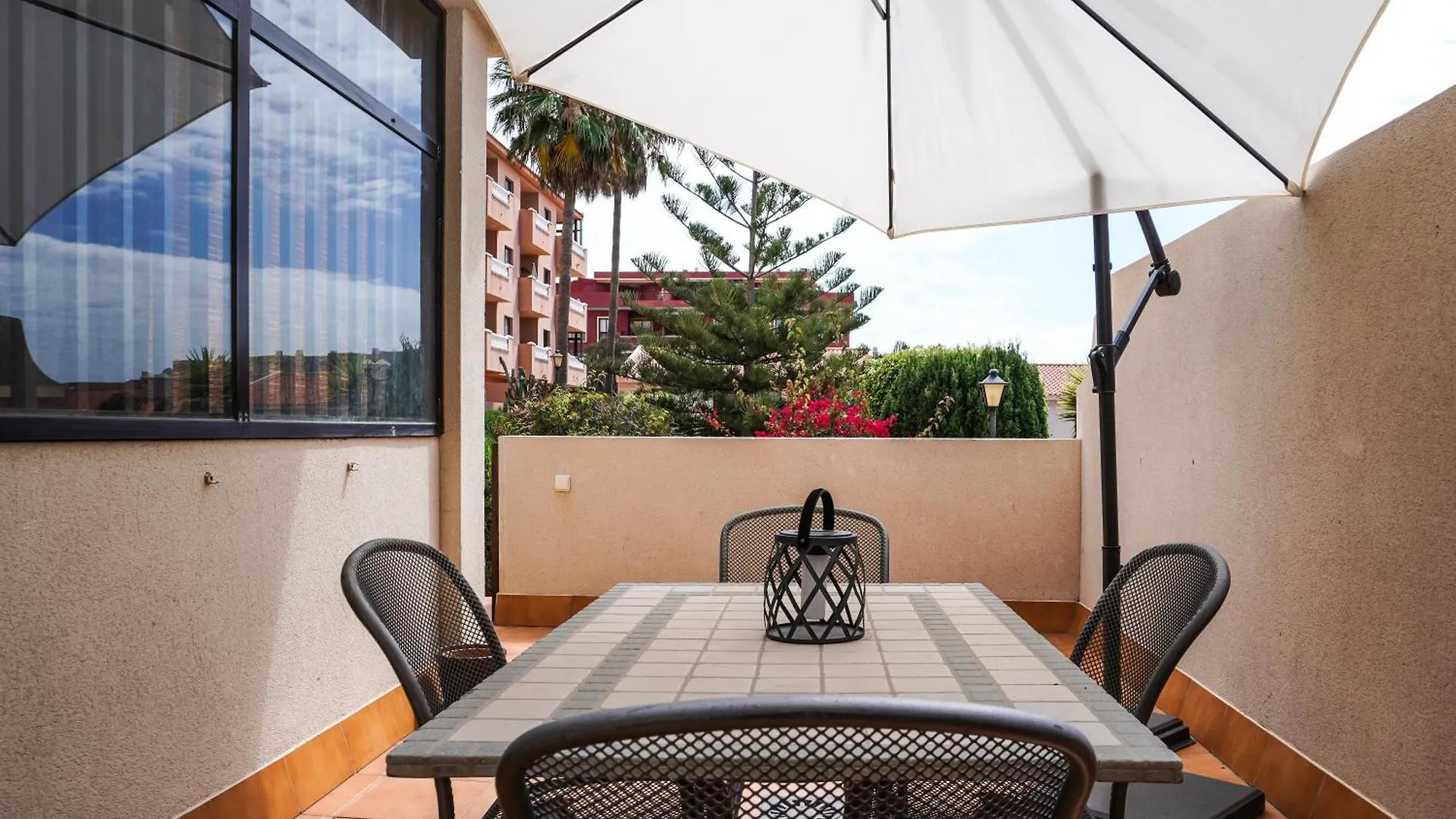 Apartment Bright House With Working Space El Medano