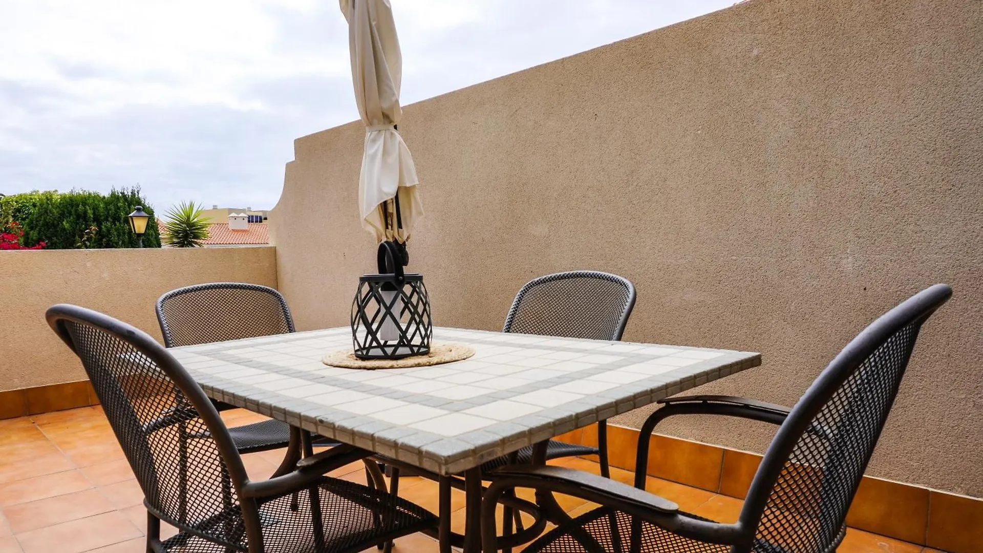 Apartment Bright House With Working Space El Medano